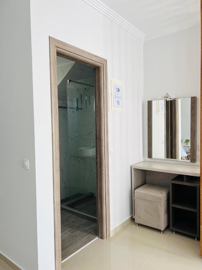 Colibri Apartment Kallithea  Ngoại thất bức ảnh